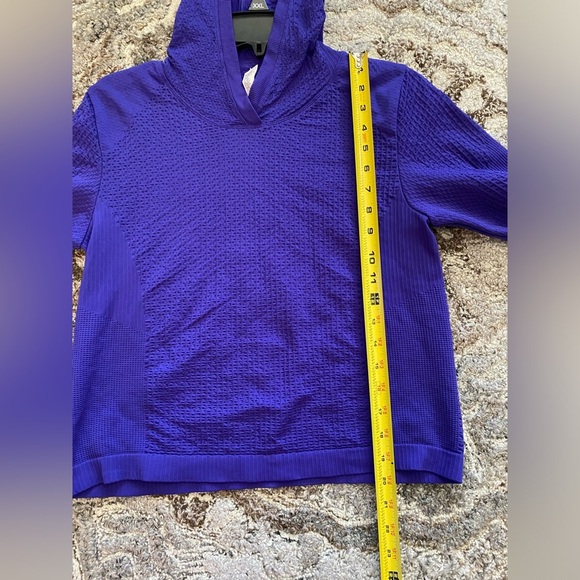 Athleta Women's Crop Hoodie Top Size Large Purple Stretch Textured Knit Athletic - Picture 6 of 7